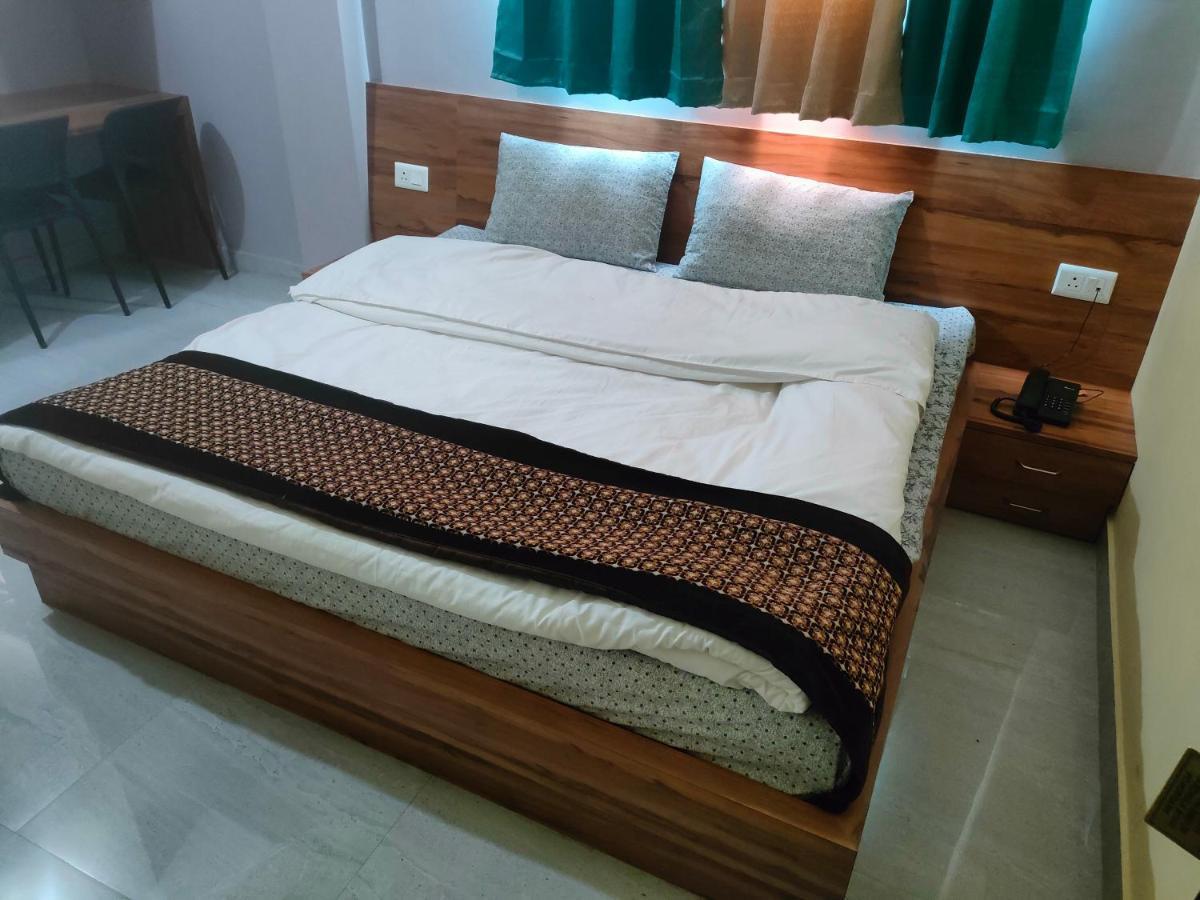 Hotel Rishabh And Banquet Hall Pithoragarh Экстерьер фото