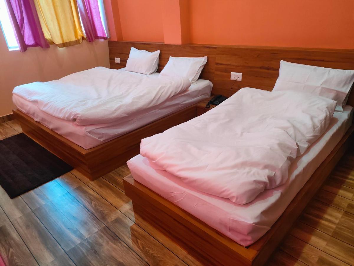 Hotel Rishabh And Banquet Hall Pithoragarh Экстерьер фото