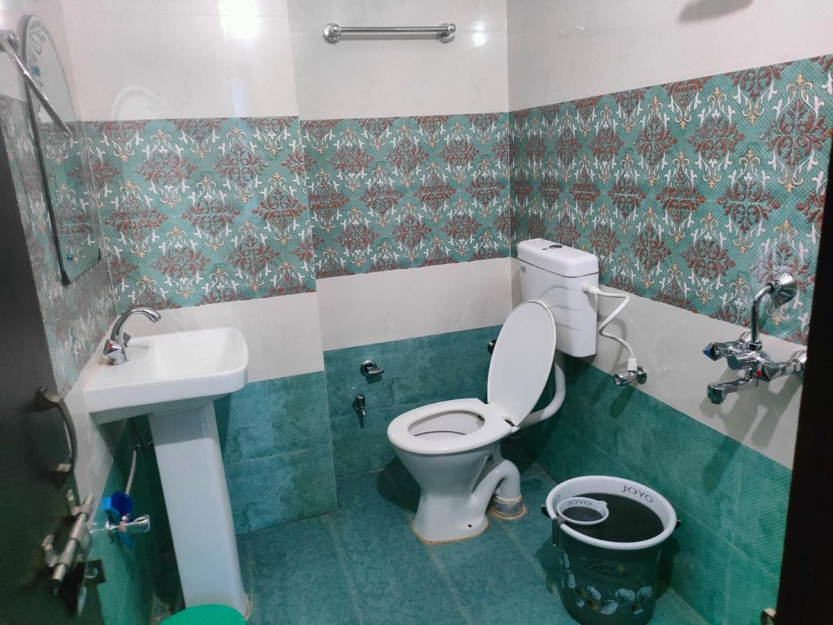 Hotel Rishabh And Banquet Hall Pithoragarh Экстерьер фото