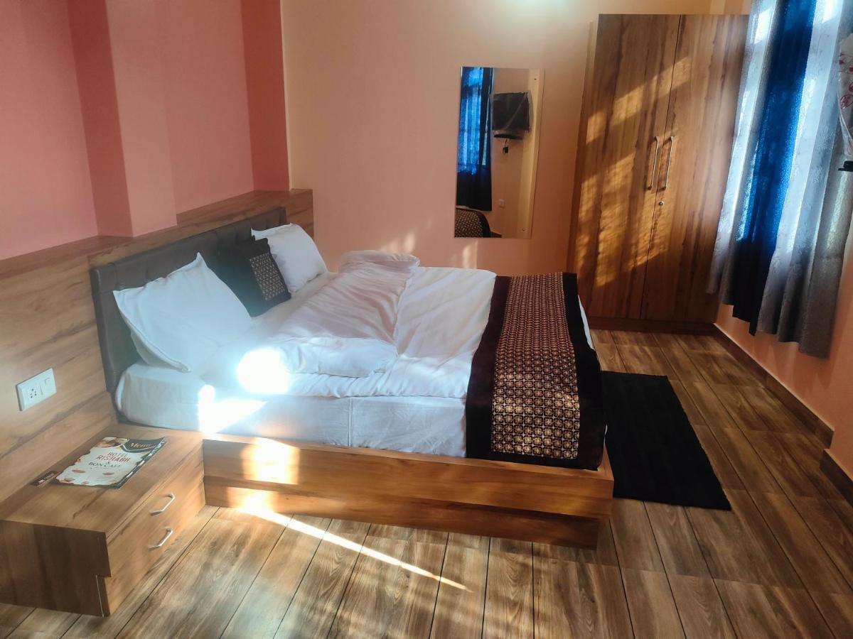 Hotel Rishabh And Banquet Hall Pithoragarh Экстерьер фото